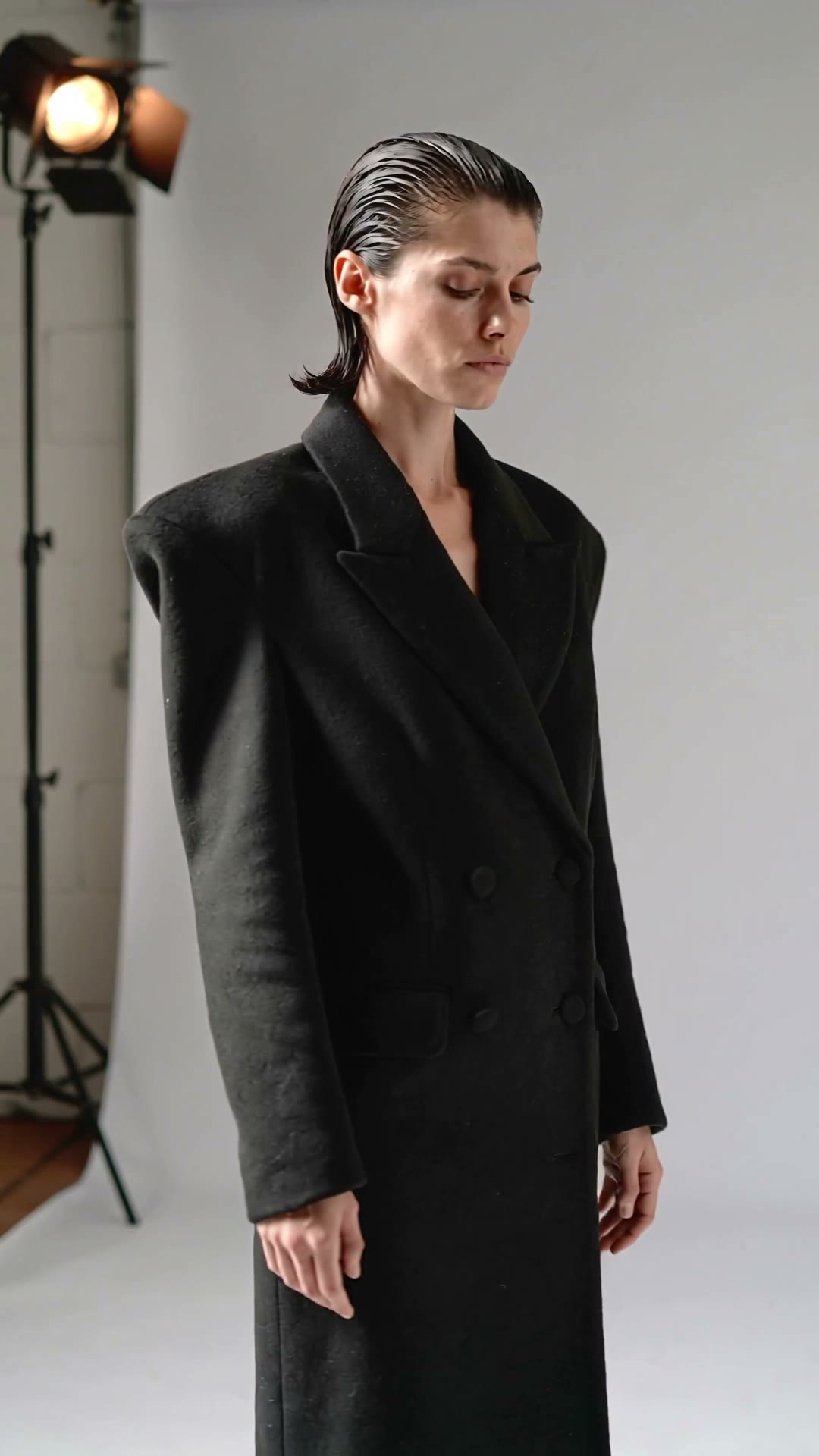 Editorial fashion. AI-generated vertical motion ad
